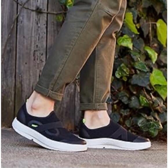 Oofos Black Mesh Low Lightweight Recovery Pull On Sneakers Men's Size 8 - Picture 1 of 8
